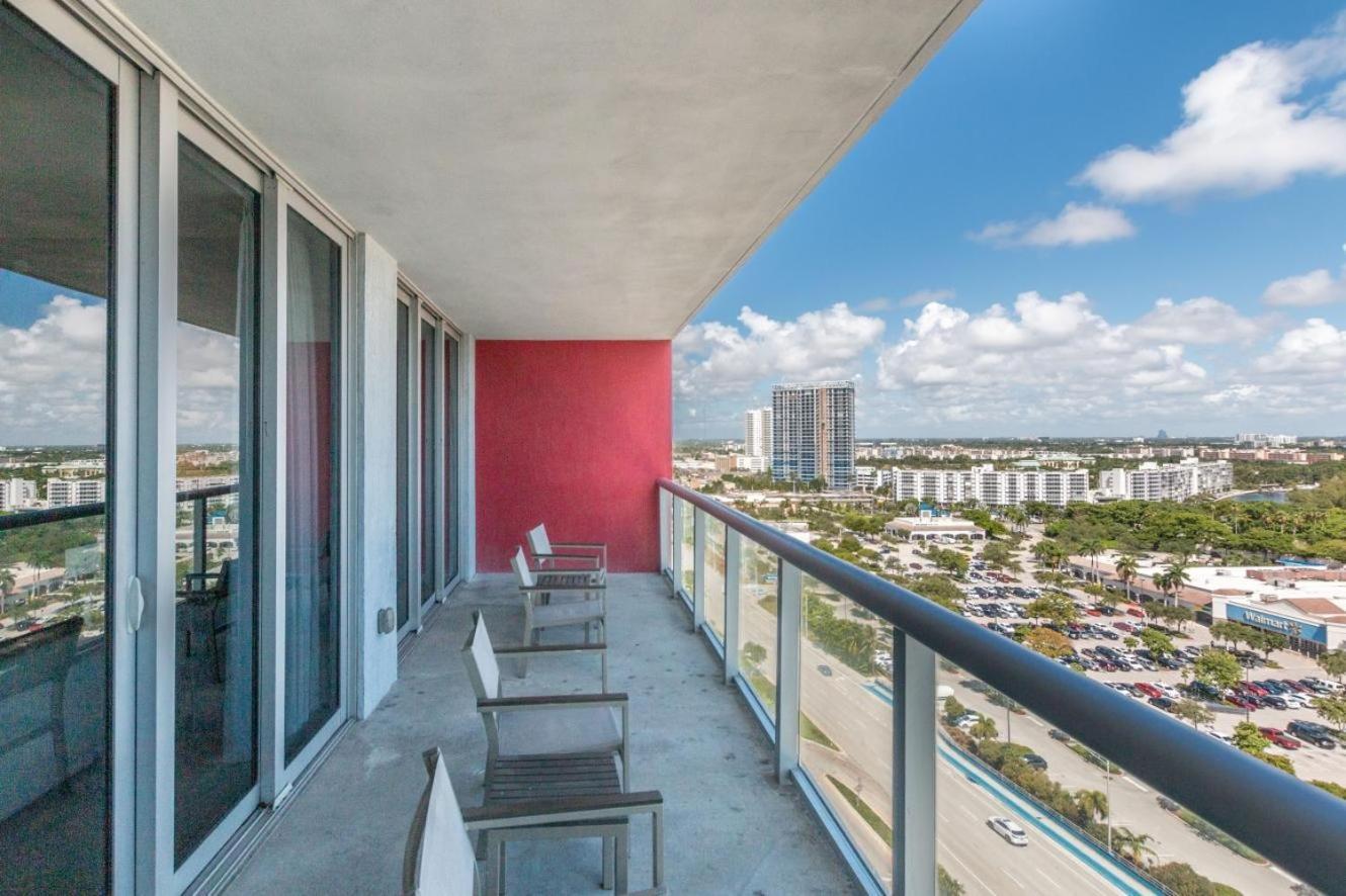 Modern One Bedroom Rental At Beach Walk Resort Miami 18Th Floor Hallandale Beach Exterior foto